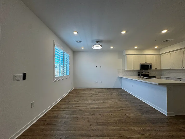33221 Opal Glass Dr — Photo 3