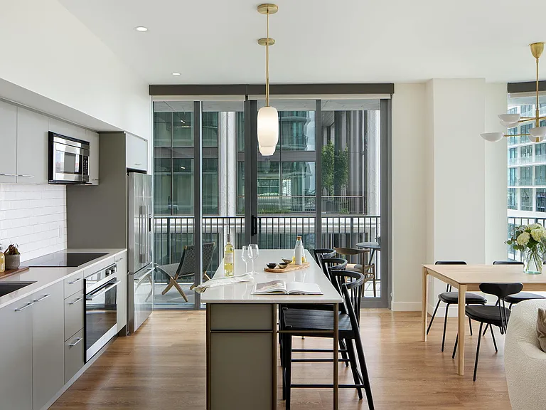 1011 E Cumberland Ave — Photo 1