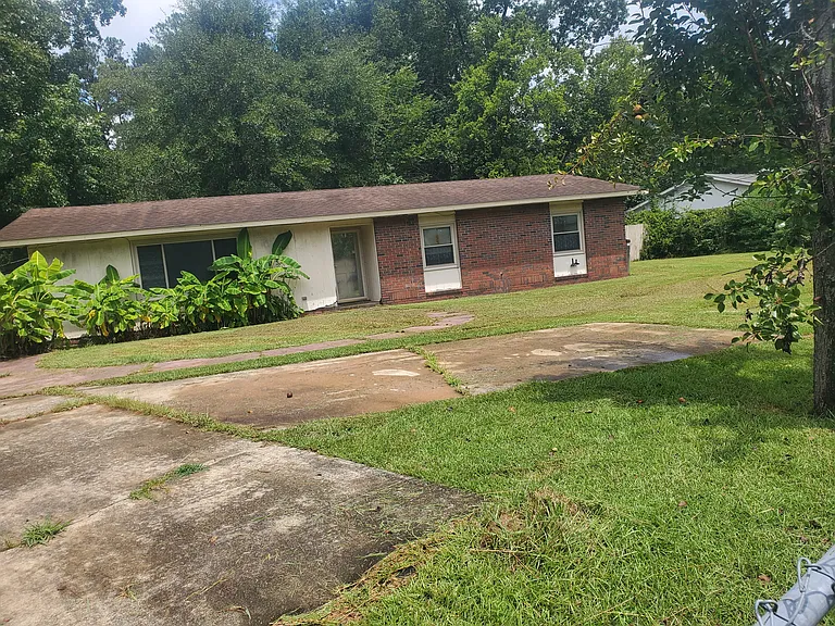 2206 Wellborn Dr — Photo 1