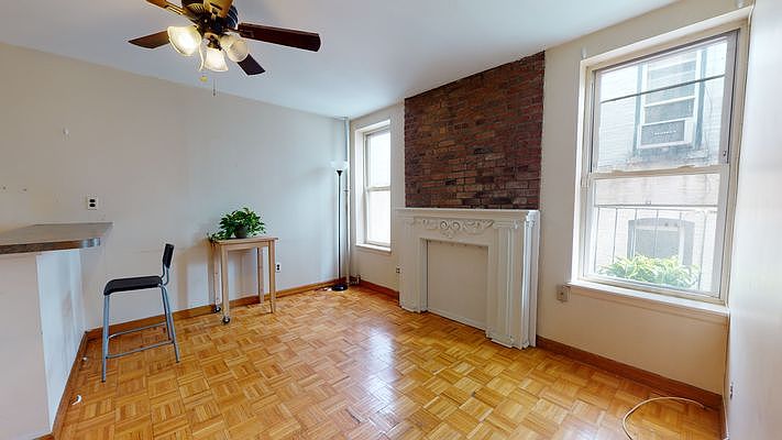 1st image of 696 10th Ave #4C1