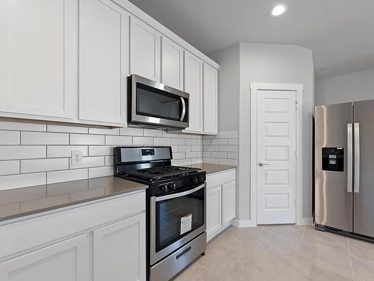 3335 Silverton Dr — Photo 7