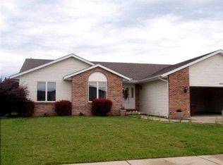 1536 Sequoia Dr, Chatham, IL 62629