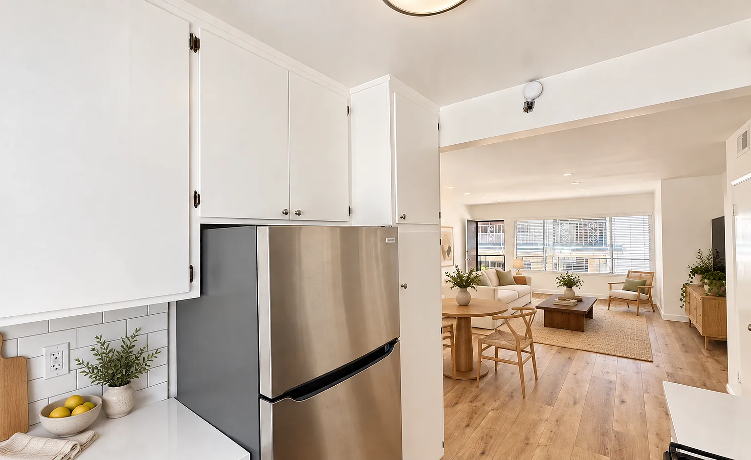 2 bed, 1.5 bath, 950 sqft, $3,350 — Photo 3