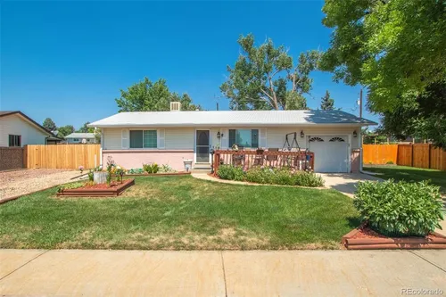 4583 Shaw Blvd Photo 1