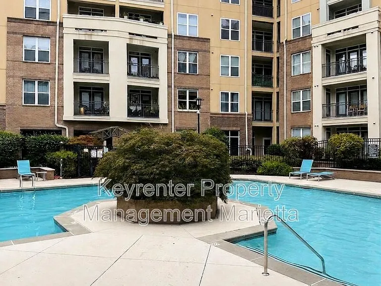 390 17th St NW #3045 — Photo 10