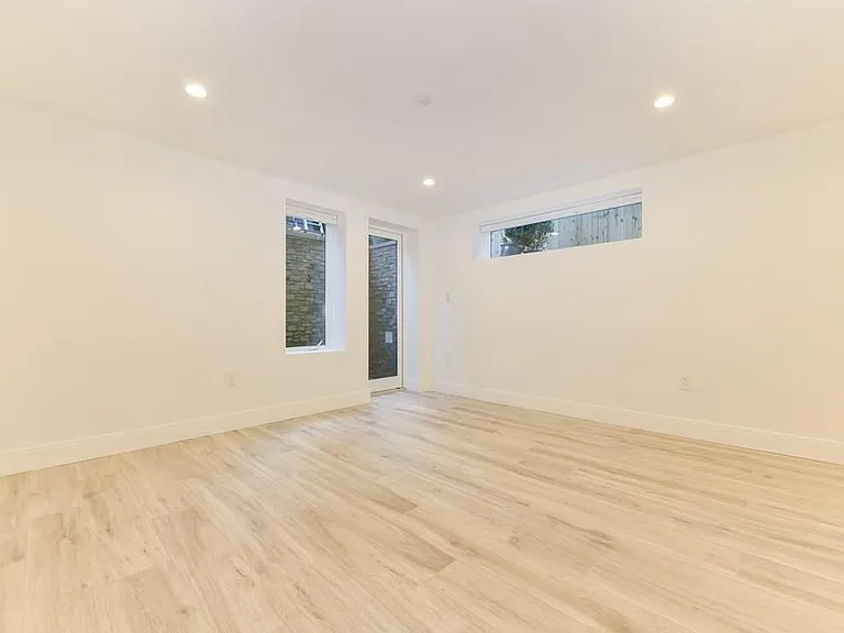 123 Walden St — Photo 27