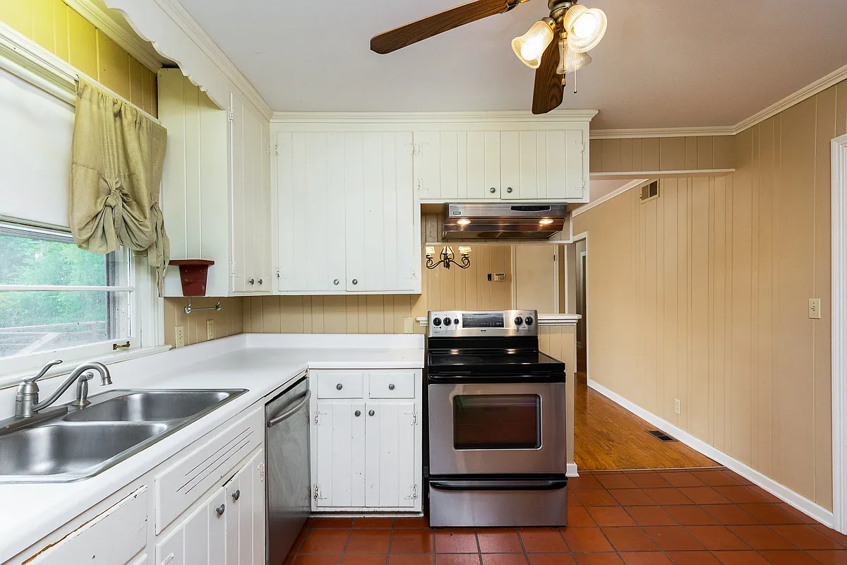 3 bed, 1645 sqft, $2,850 — Photo 3
