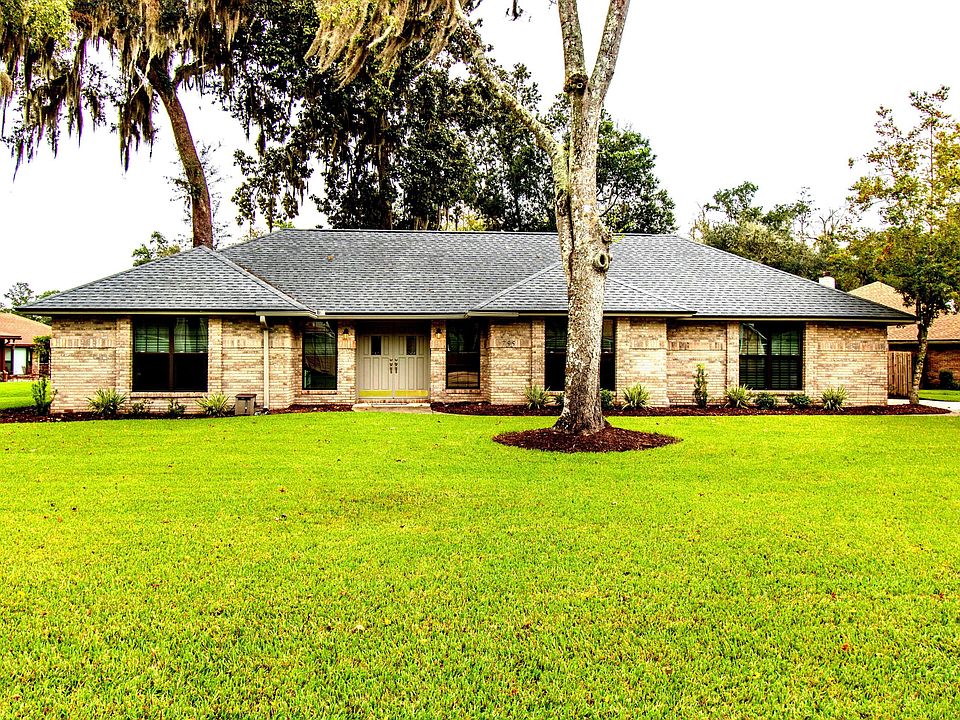 1st image of 755 Arran Ct