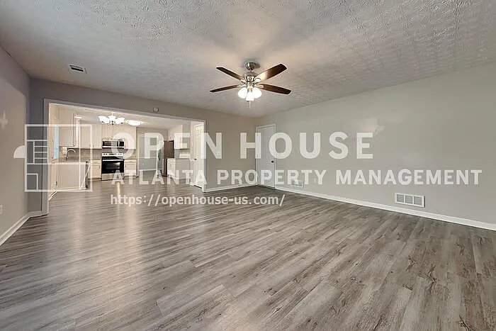 1210 Webb Farm Ln — Photo 4