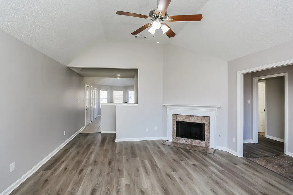 4 bed, 3.0 bath, 1781 sqft, $1,925 — Photo 4
