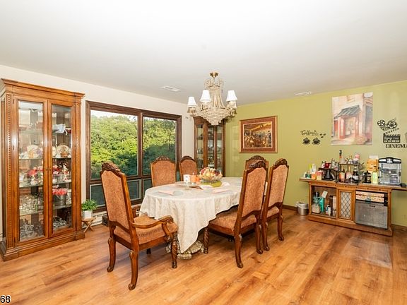 4th image of 121 Doremus Rd