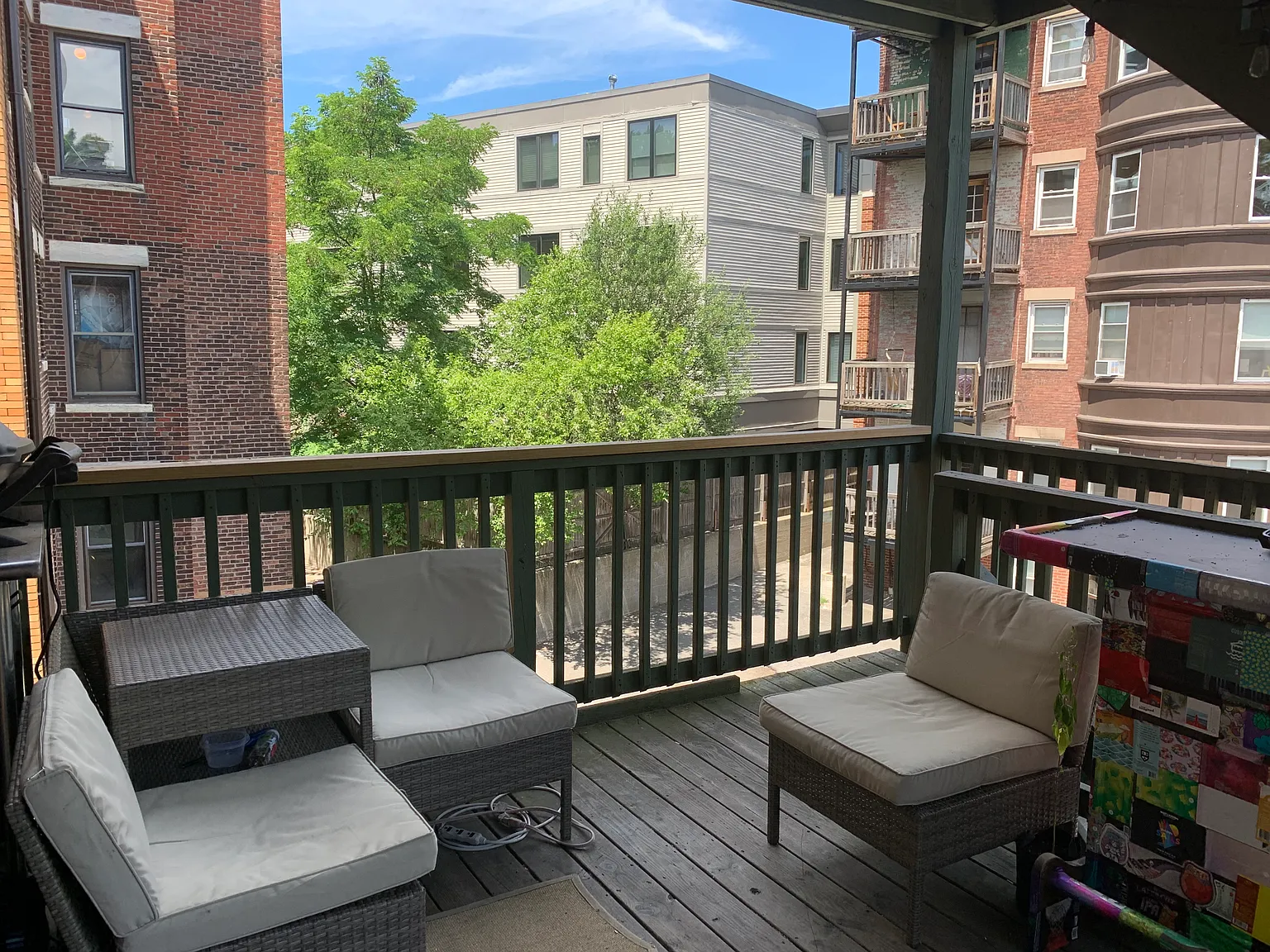 4 bed, $1,300 — Photo 1