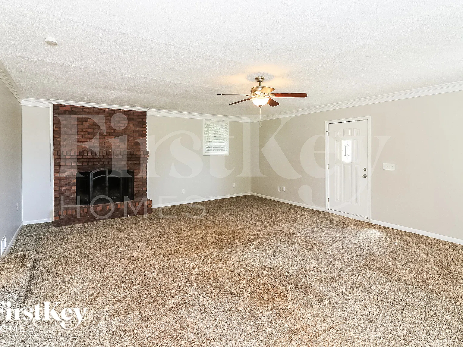 3 bed, 2.0 bath, 1560 sqft, $2,240 — Photo 3