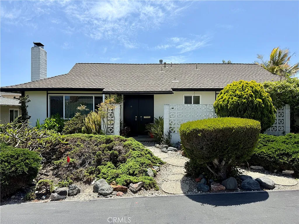 2 bed, 1250 sqft, $3,975 — Photo 1