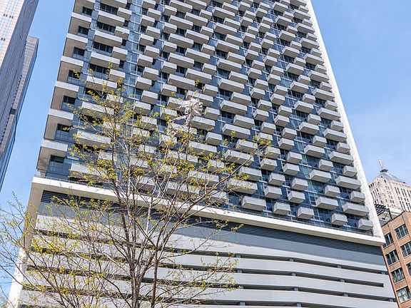 4th image of 235 W Van Buren St Unit 3011