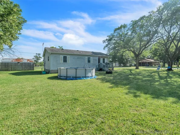 450 N Willow St, Nowata, OK 74048