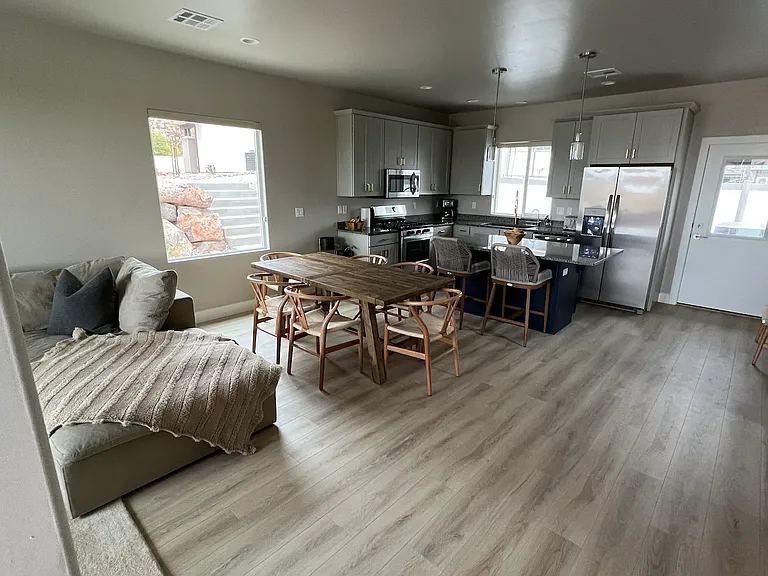 690 N Richard St #8 — Photo 13