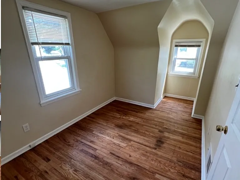 26040 Hanover St #1 — Photo 7