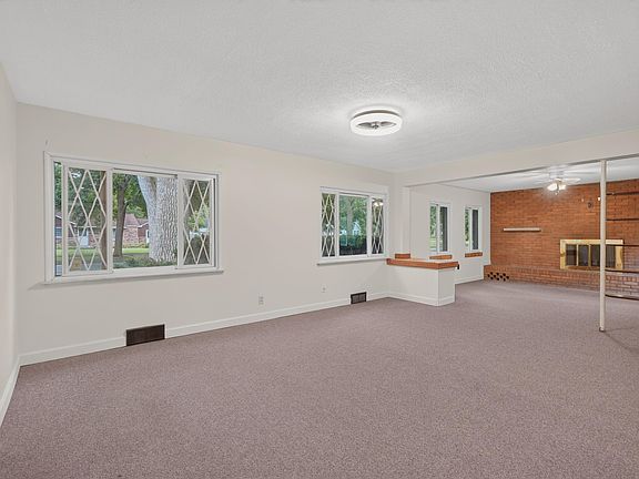 3rd image of 3115 Dawn Dr