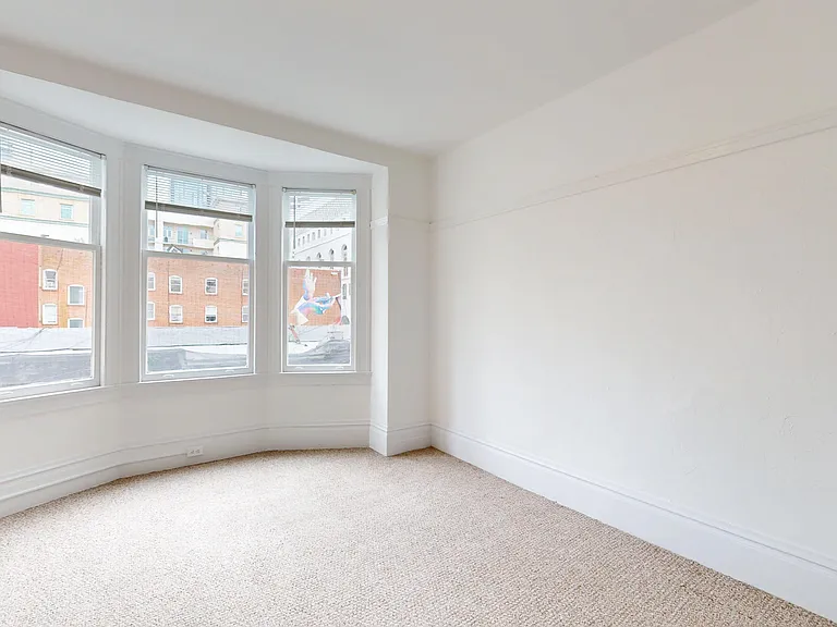 154 Franklin St #304 — Photo 5