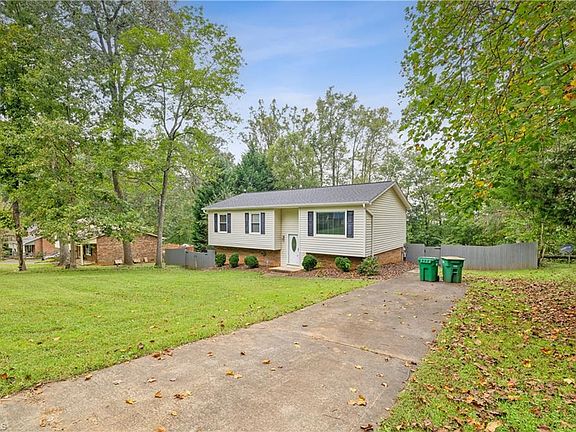4th image of 6709 Kennette Dr