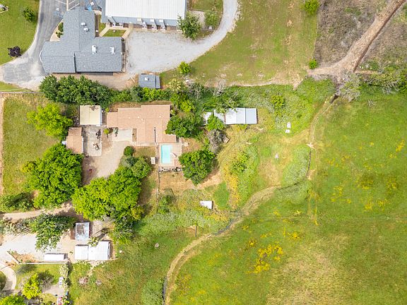 3rd image of 20436 Gas Point Rd