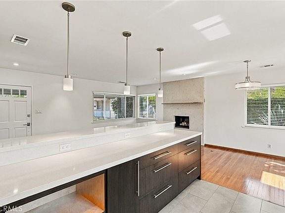 5th image of 2212 Earle Ct