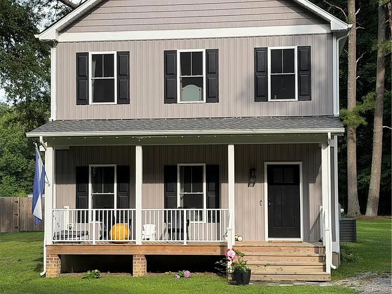 329 Forest Ave — Photo 1