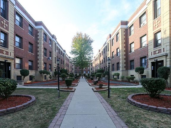2nd image of 827 W Waveland Ave APT 2N