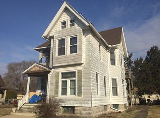 1917 State St, Peru, IL 61354