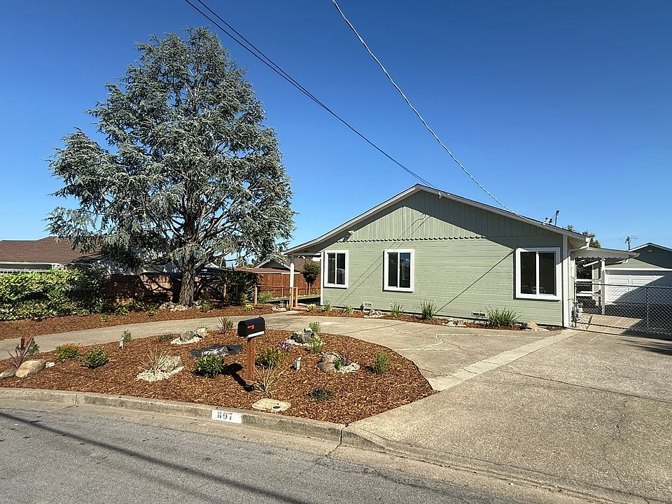 1st image of 807 Mohican Way