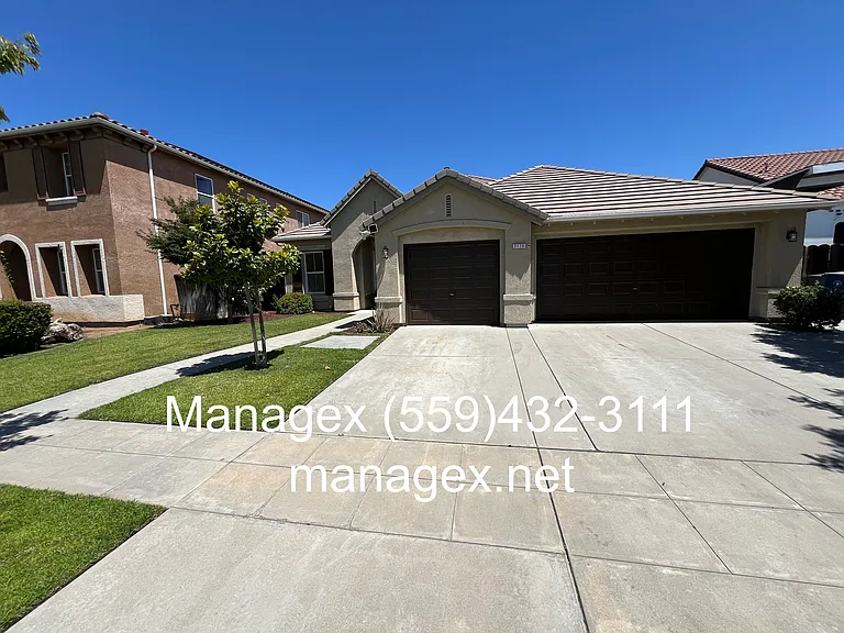 2175 Lester Ave — Photo 2