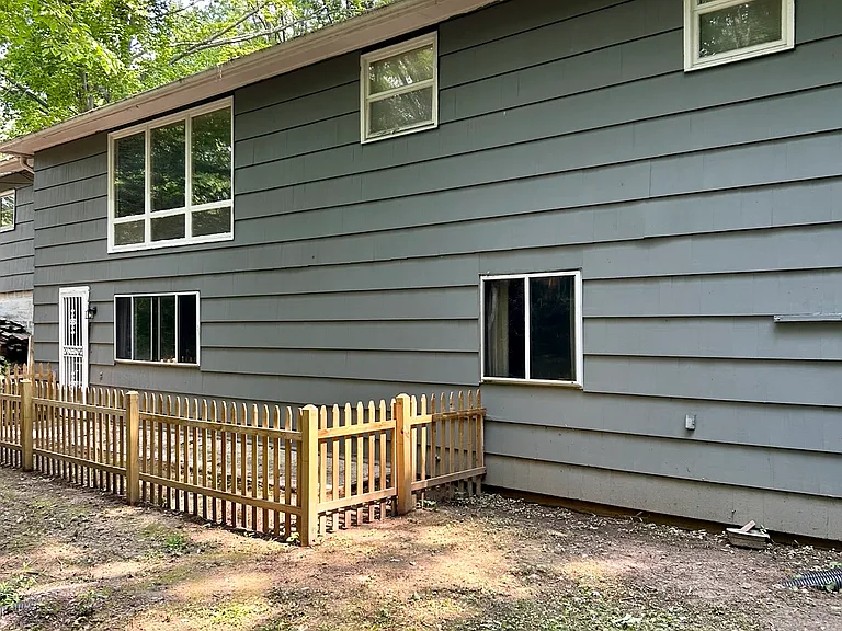 345 Russell Ave — Photo 26