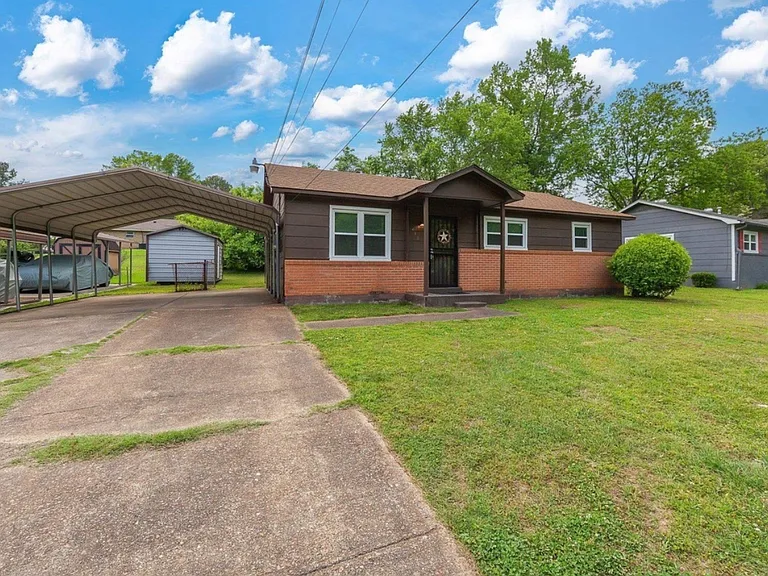 219 Melwood St — Photo 3
