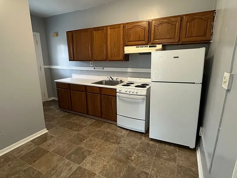413 W Forest Ave — Photo 2
