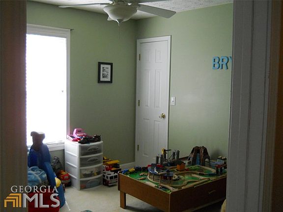 5th image of 729 1st St
