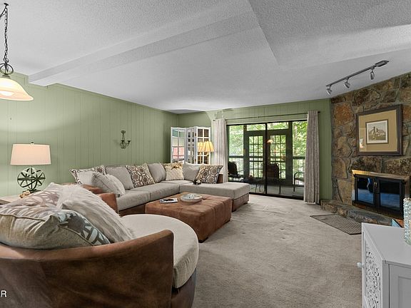 4th image of 1235 Ski Mountain Rd APT 602