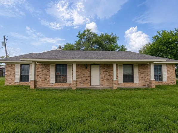 3410 Illinois Rd, Fresno, TX 77545