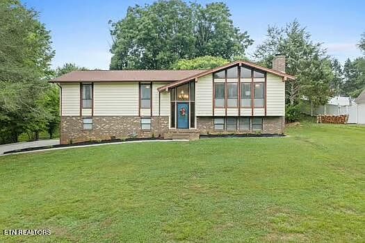 1st image of 609 Greenwood Dr