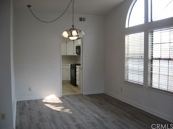 4th image of 3121 Wellington Dr