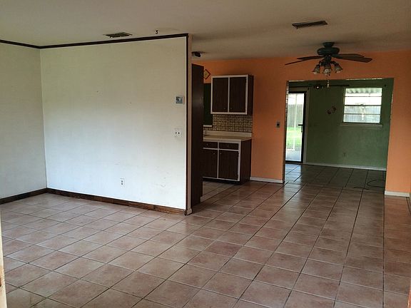 2nd image of 6018 Murray Hill Dr