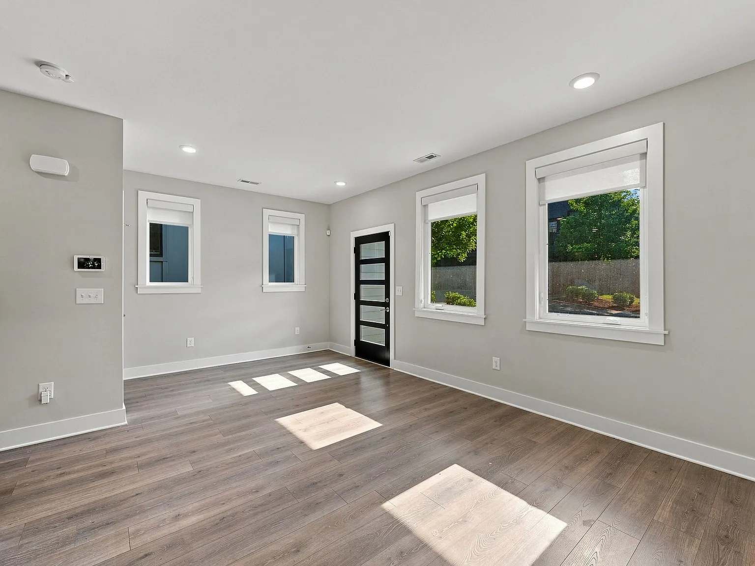 2 bed, 2.5 bath, 1280 sqft, $2,495 — Photo 3