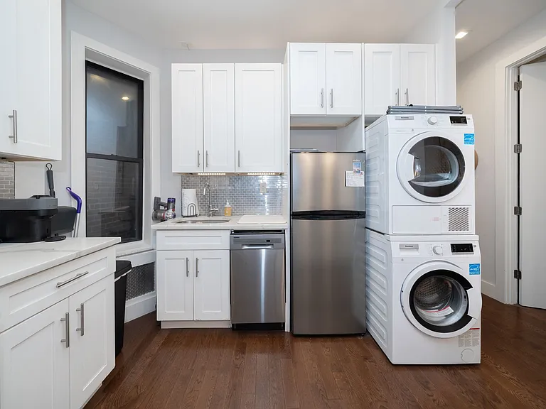 364 W 53rd St #2R — Photo 12