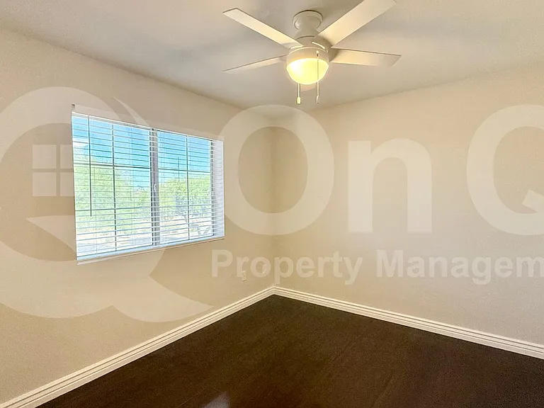 570 S Williams Pl — Photo 11
