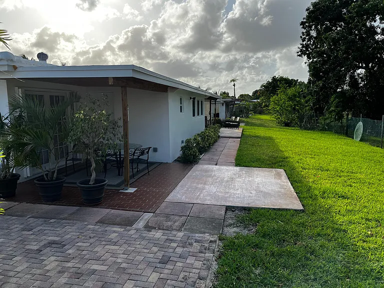 4540 NW 12th Dr — Photo 36
