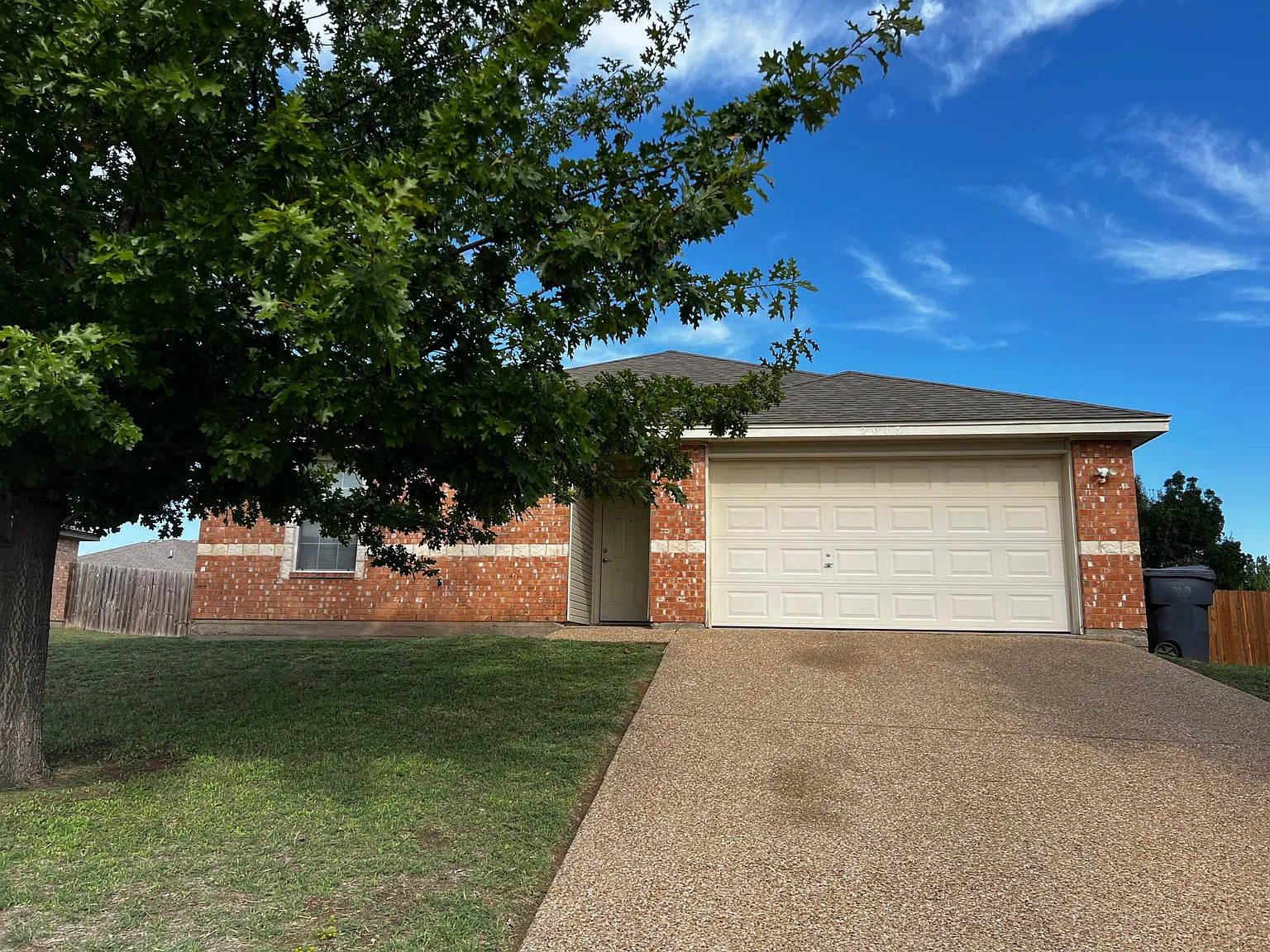 2013 Sabine Dr — Photo 1