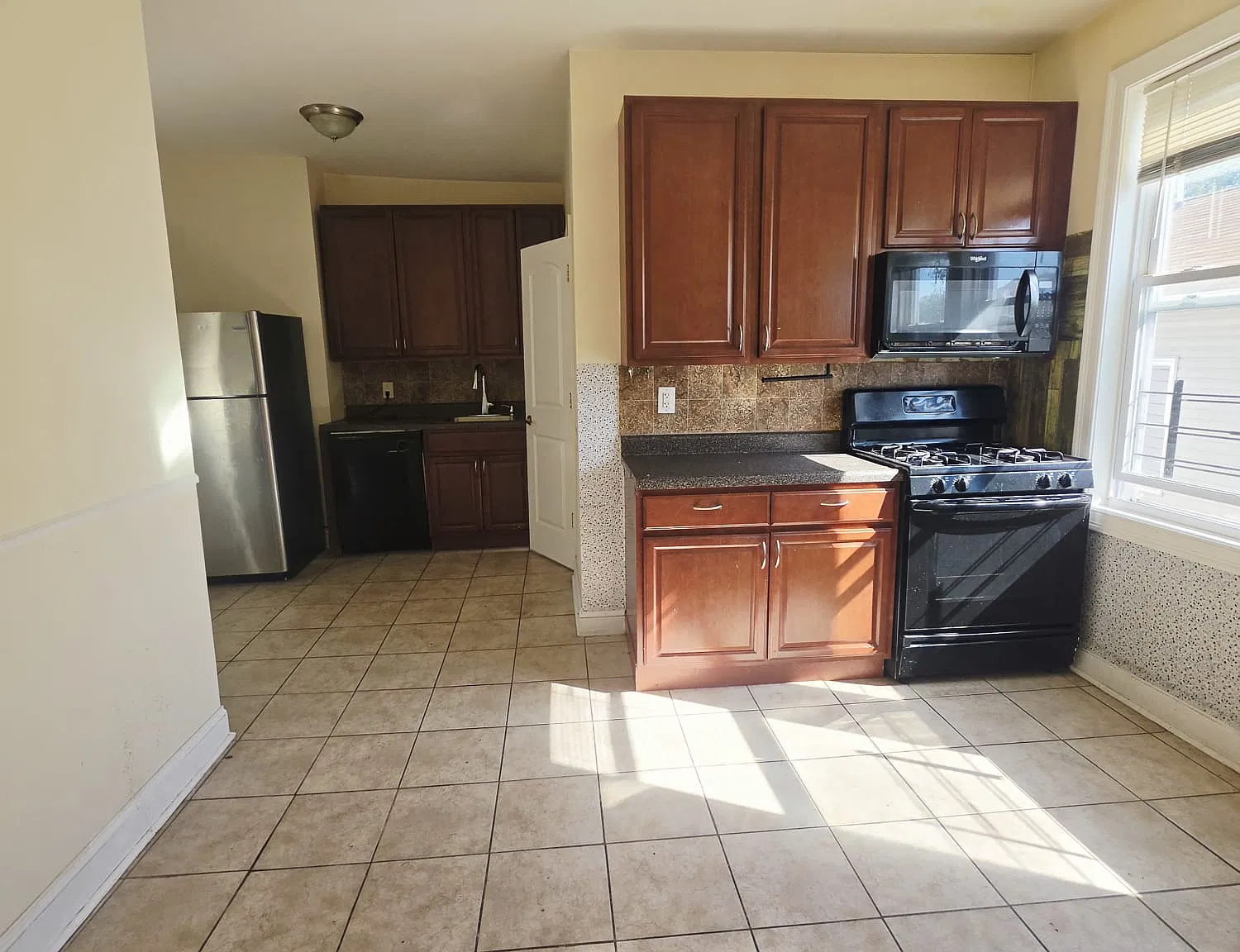 2 bed, $2,100 — Photo 2