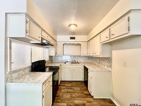 4th image of 232 Woodland Cir