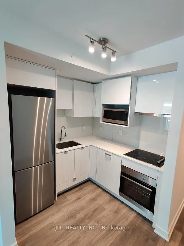 Studio, $1,800 — Photo 1