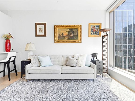 2nd image of 133 Seaport Blvd Unit 1805